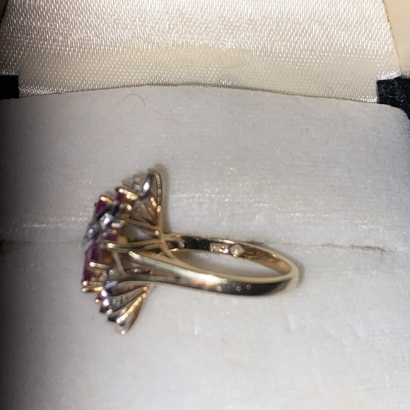🩷🤍💛EUC Like New 14K Gold 10 Genuine Rubies & Diamonds Cocktail Ring - Size: 6 - Picture 14 of 15